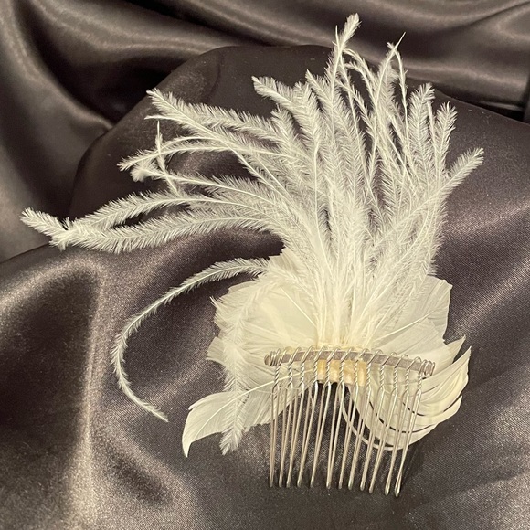 White feather comb - Picture 2 of 3